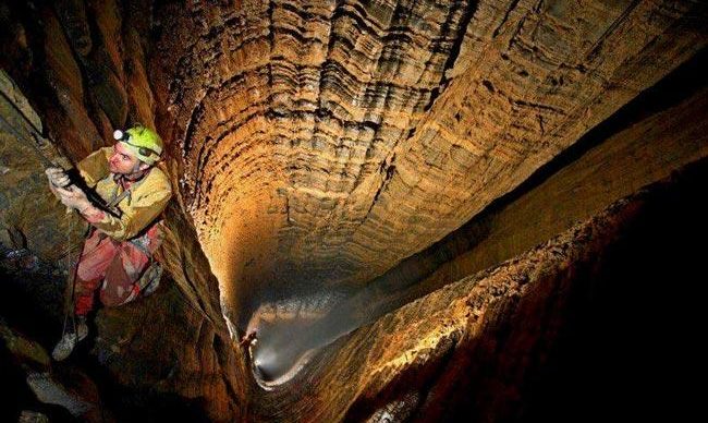 cueva más profunda del mundo