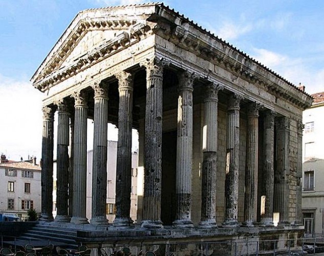 Templo de Augusto en Pula