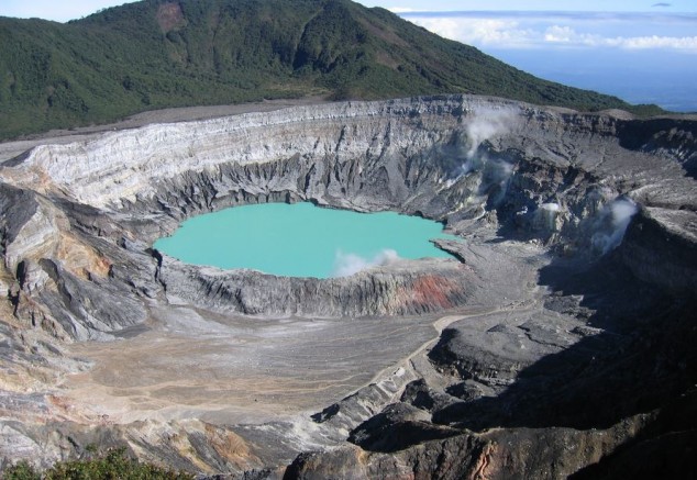 El Volcán Poás, situado cerca de Alajuela