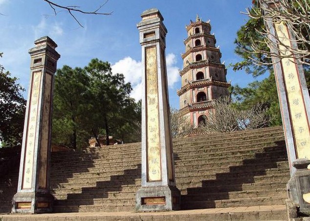 Pagoda Thien Mu en Hue la pagoda más alta de Vietnam