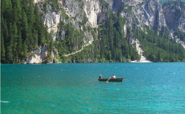 lago Braies, Italia