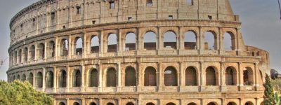 el famoso coliseo romano en roma