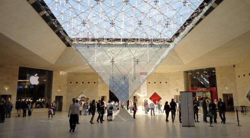 museo del louvre piramide invertida