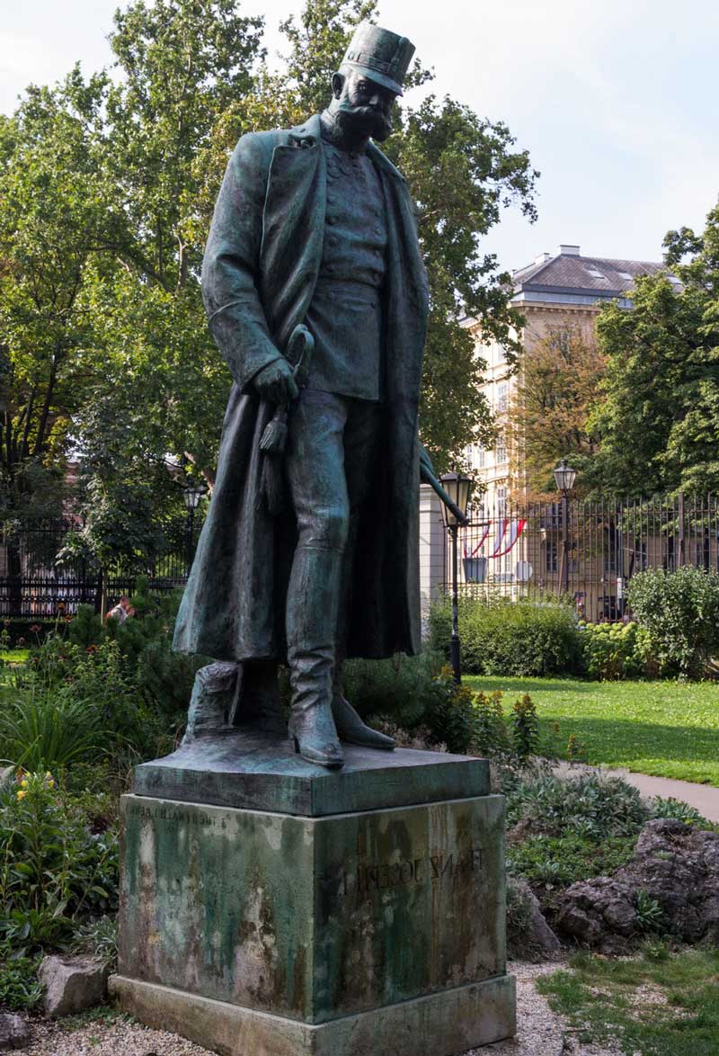 estatua del emperador Franz Joseph